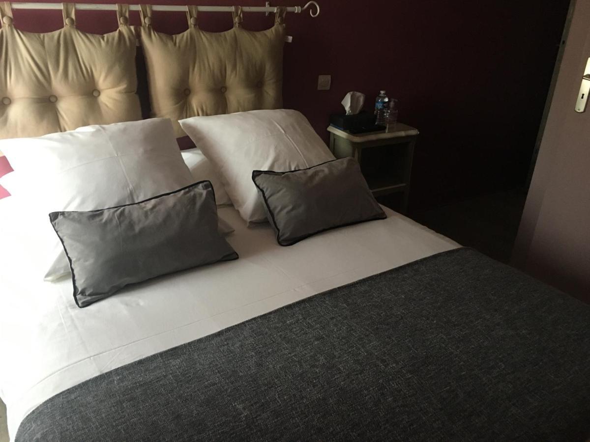 L'Un Des Sens Hotel Villefranche-de-Lonchat Kültér fotó